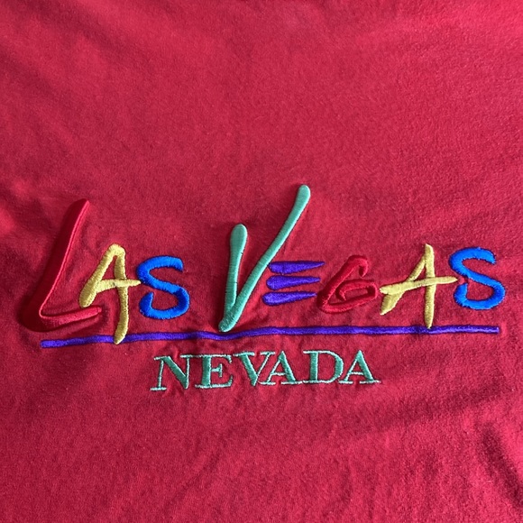 Vintage Medium Fruit of The Loom Red Embroidered Las Vegas T Shirt - Picture 4 of 8
